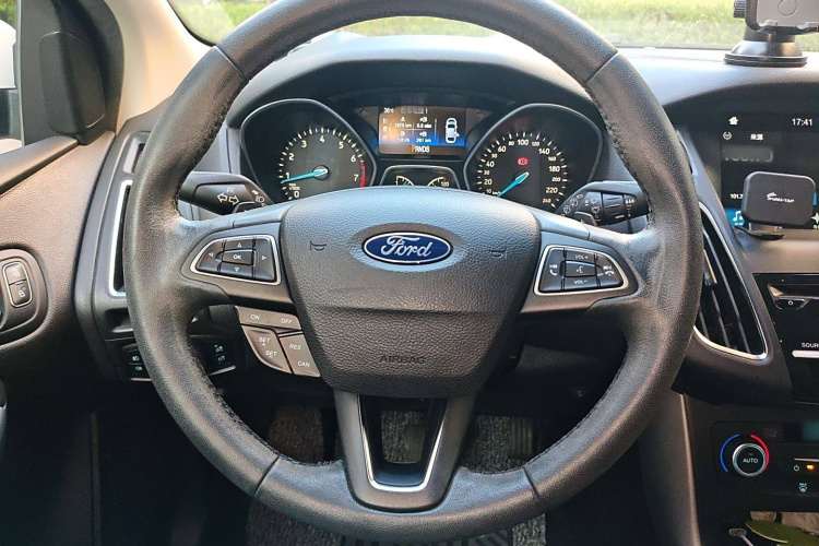 福特 福克斯 2017款 两厢 EcoBoost 180 自动运动型局部细节13