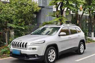 Jeep 自由光 2016款 2.4L 领先版