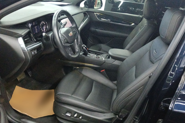 凯迪拉克XT5 2022款 2.0T 两驱豪华型中控内饰19