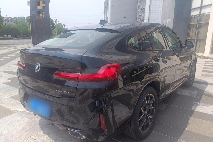 宝马X4 2022款 xDrive 25i M运动套装车身外观6003