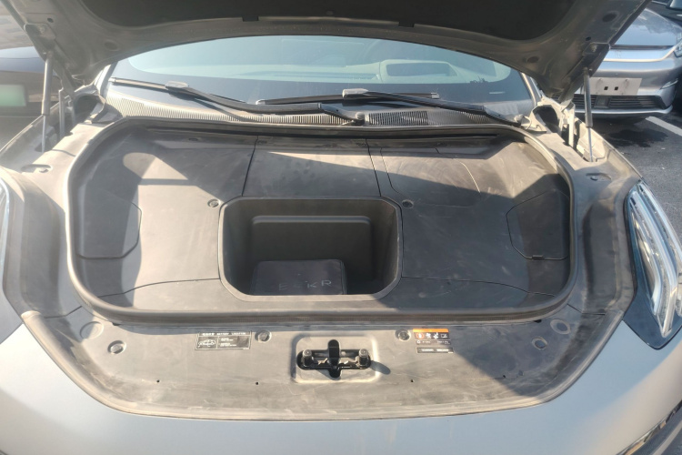 极氪001 2022款 长续航双电机 WE版局部细节24