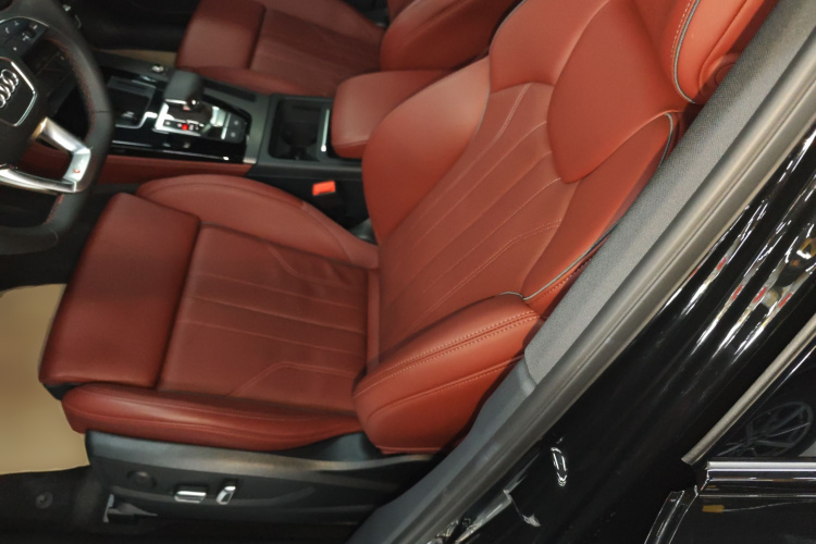 奥迪Q5L 2024款 40 TFSI 豪华动感型中控内饰19