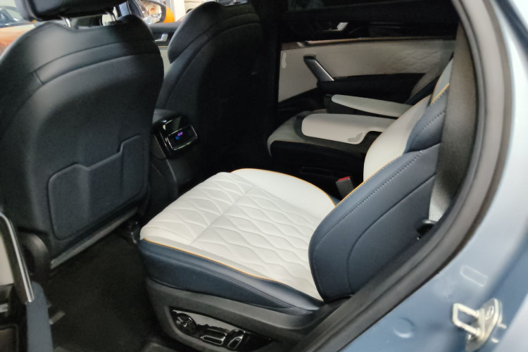 比亚迪 唐新能源 2024款 DM-p 冠军版 215KM 四驱旗舰型中控内饰7004