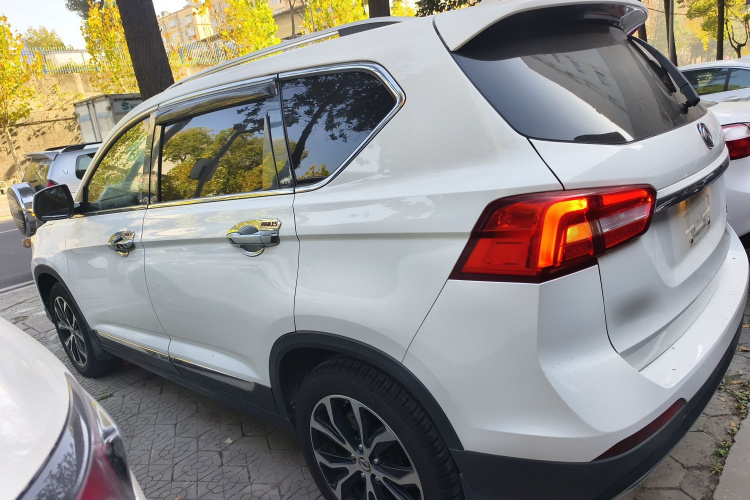 东风风行 景逸X5 2017款 劲享系列 1.5T CVT尊享型车身外观4