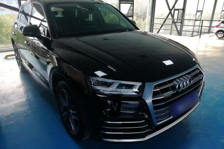 奥迪Q5L 2020款 40 TFSI 荣享时尚型车身外观3