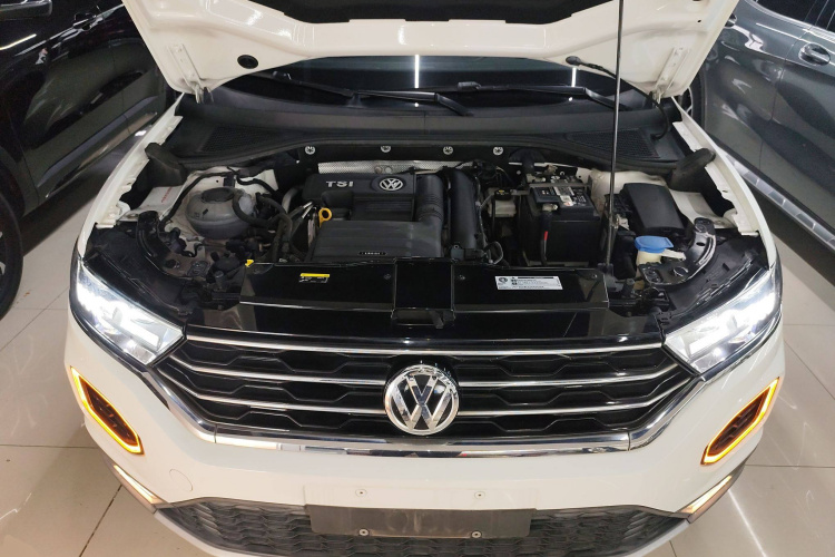大众 T-ROC探歌 2020款 230TSI DSG两驱进取型机舱底盘24