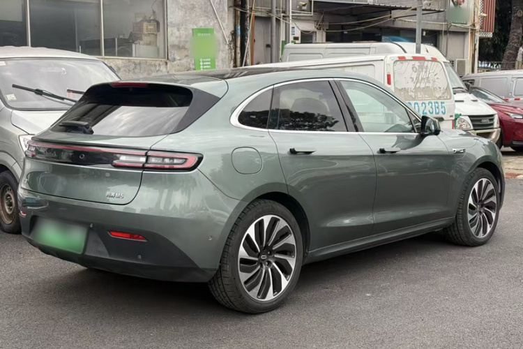 鸿蒙智行 问界M5 2023款 增程四驱智驾版车身外观6002