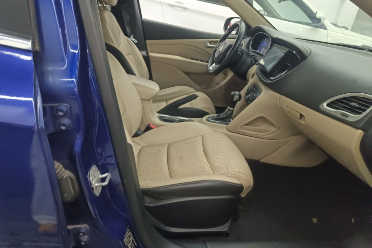 菲亚特 菲翔 2015款 1.4T 自动智享版局部细节41