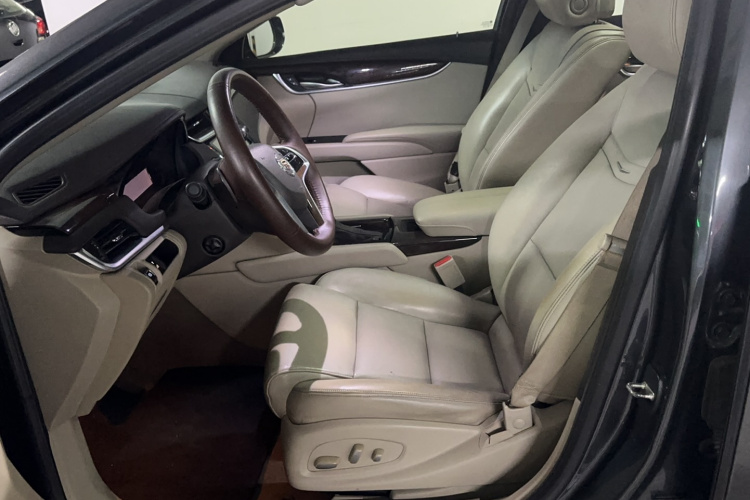 凯迪拉克XTS 2013款 28T 科技型局部细节19