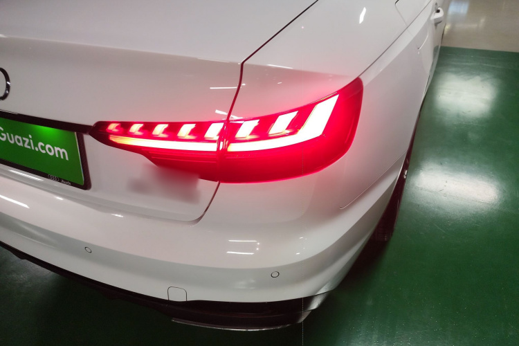 奥迪A4L 2024款 40 TFSI 豪华动感型车身外观6006