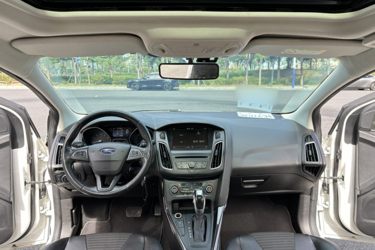 福特 福克斯 2015款 两厢 EcoBoost 180 自动精英型中控内饰7004