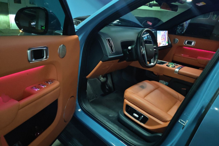 理想汽车 理想L9 2022款 Max中控内饰20