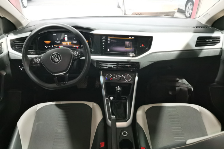 大众 Polo 2023款  Plus 1.5L 自动炫彩科技版中控内饰12
