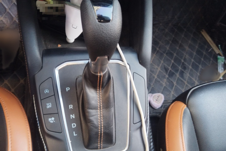 福特 福克斯 2022款 两厢 EcoBoost 180 自动竞速版局部细节18