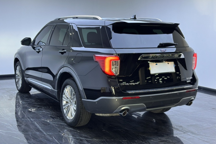 福特 探险者 2020款 EcoBoost 285 四驱钛金版 7座车身外观6004