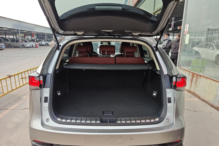 雷克萨斯NX 2015款 200t 全驱 锋尚版机舱底盘23