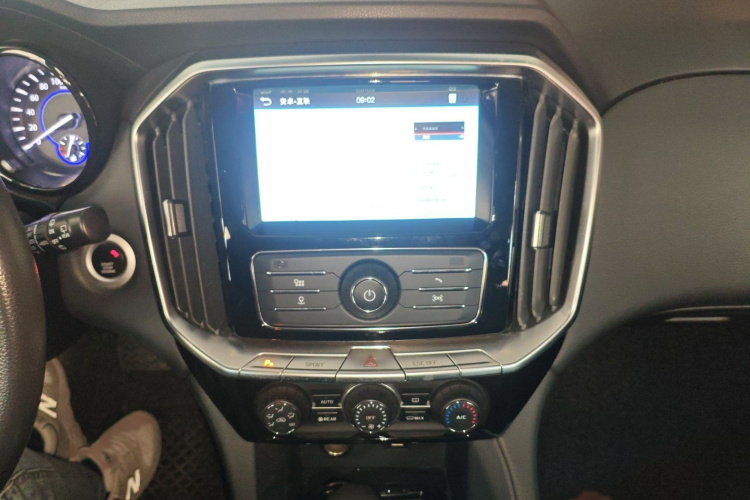 江铃 驭胜S350 2016款 2.0T 自动两驱汽油超豪华版7座局部细节16