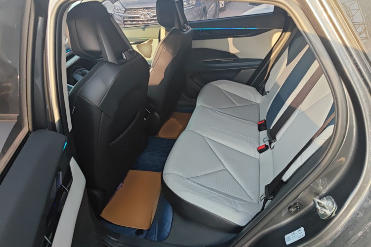 长安UNI-V 智电iDD 2023款  智电iDD 1.5T 113km智趣型（飞快版）中控内饰21