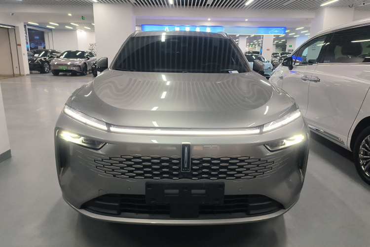 魏牌 摩卡新能源 2024款 Hi4 四驱长续航版车身外观2