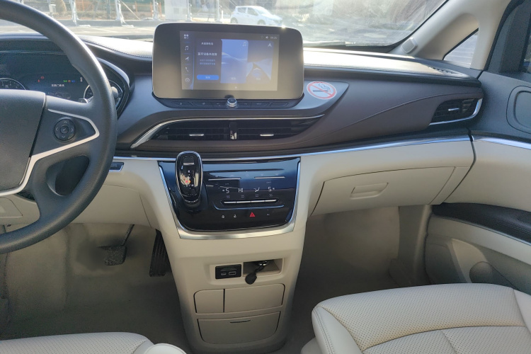 别克GL8 2022款 陆上公务舱 652T 舒适型局部细节16