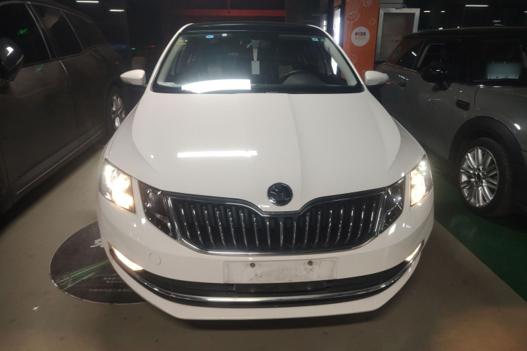 斯柯达 明锐 2018款 1.6L 自动豪华版车身外观6001