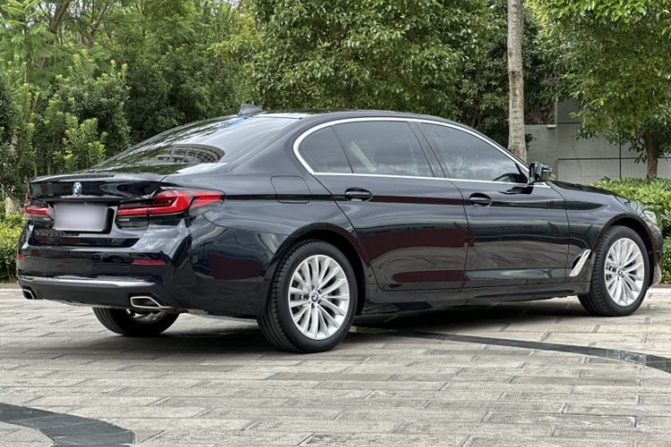 宝马5系 2022款 525Li 豪华套装车身外观6003