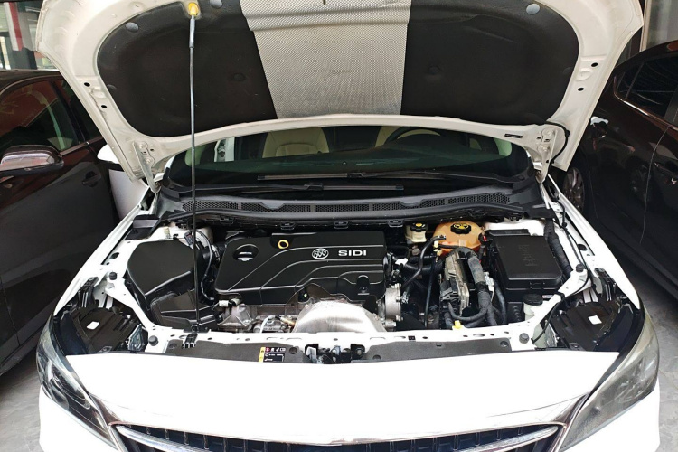 别克 威朗 2019款 三厢 15S 自动领先型机舱底盘24