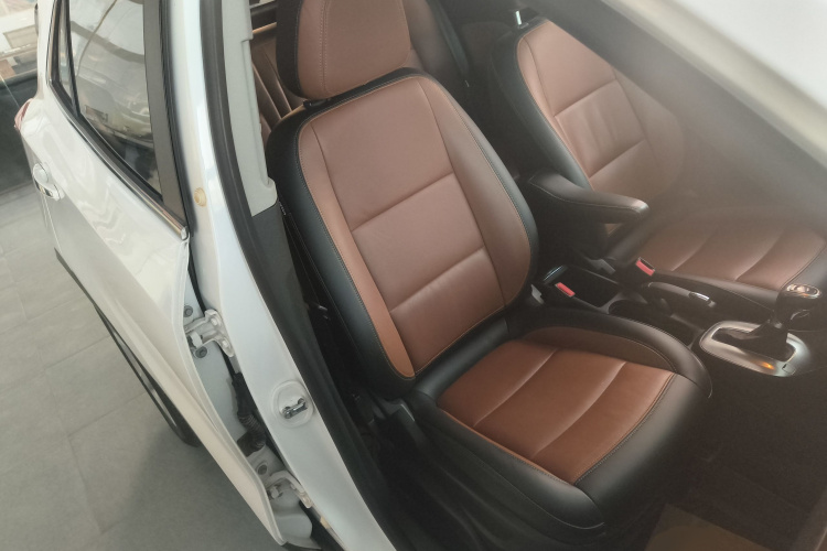 别克 昂科拉 2014款 1.4T 自动四驱全能旗舰型局部细节41