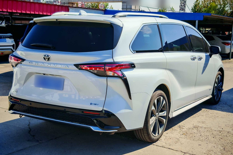 丰田 格瑞维亚 2024款 2.5L混动 尊贵PLUS版车身外观6006