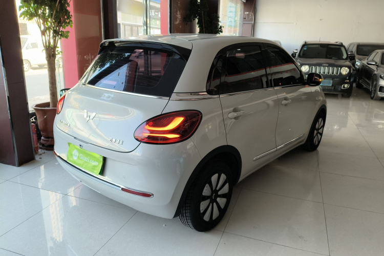 五菱汽车 五菱缤果 2023款 333km 灵犀互联款车身外观7