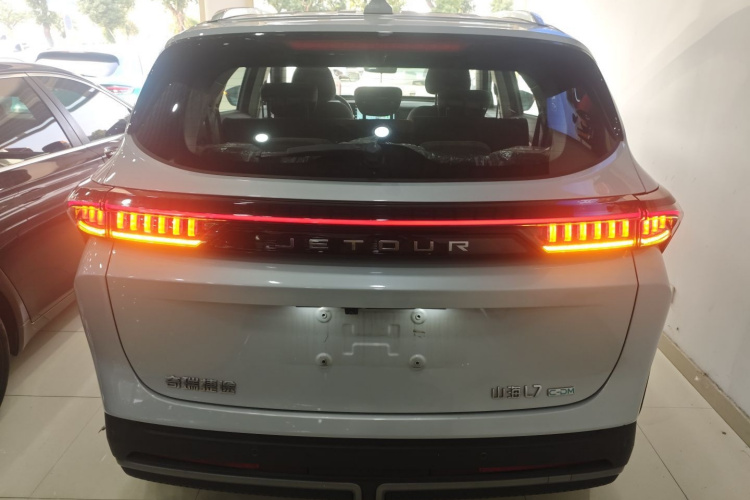 捷途山海L7 2024款 1.5T 120km  ULTRA 5座车身外观6