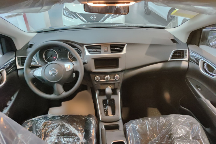 日产 轩逸 2024款 改款三 经典 1.6XE CVT舒适版中控内饰7003