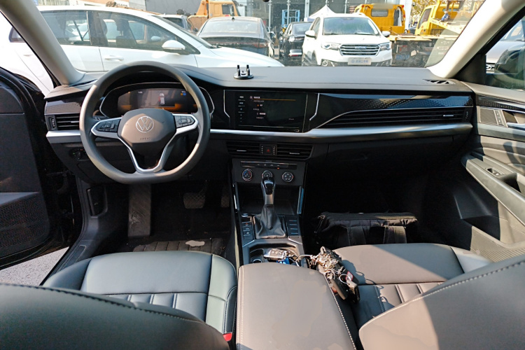 大众 帕萨特 2024款 280TSI 商务版中控内饰7002