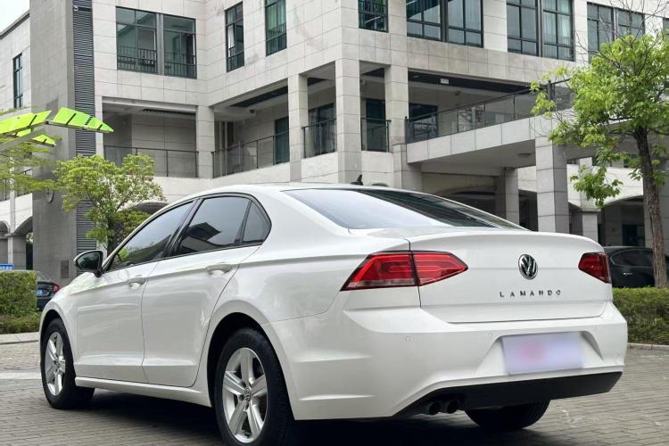 大众 凌渡 2018款 230TSI DSG风尚版车身外观4