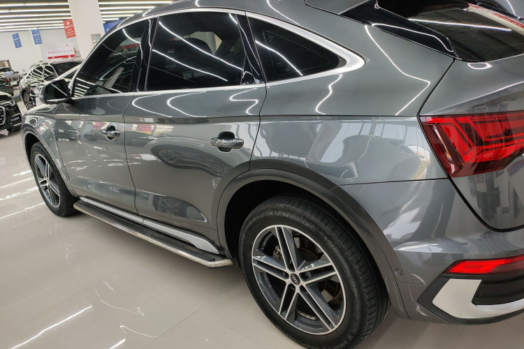 奥迪Q5L Sportback 2021款 40 TFSI 时尚型车身外观6003