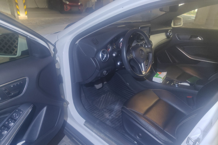 奔驰GLA 2016款 GLA 200 时尚型中控内饰20