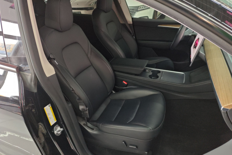 特斯拉 Model Y 2022款 改款 后轮驱动版局部细节41