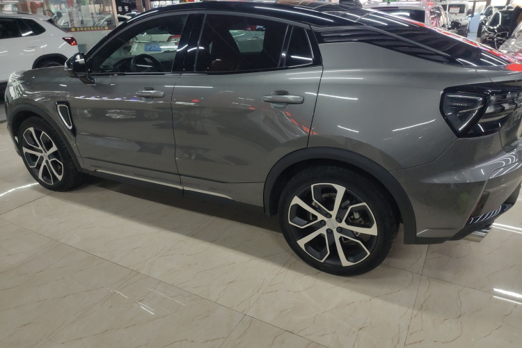 领克05 2022款 2.0TD 四驱劲Halo车身外观4