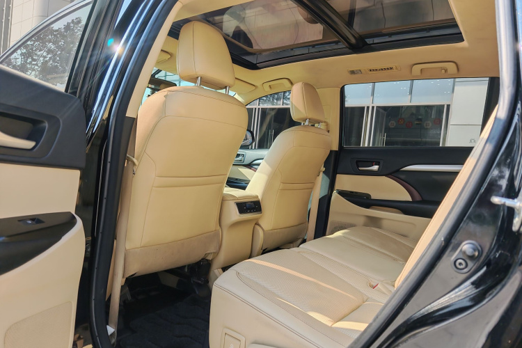 丰田 汉兰达 2017款 2.0T 四驱豪华版 7座中控内饰7003