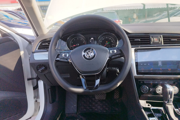 大众 凌渡 2015款 330TSI DSG舒适版中控内饰13