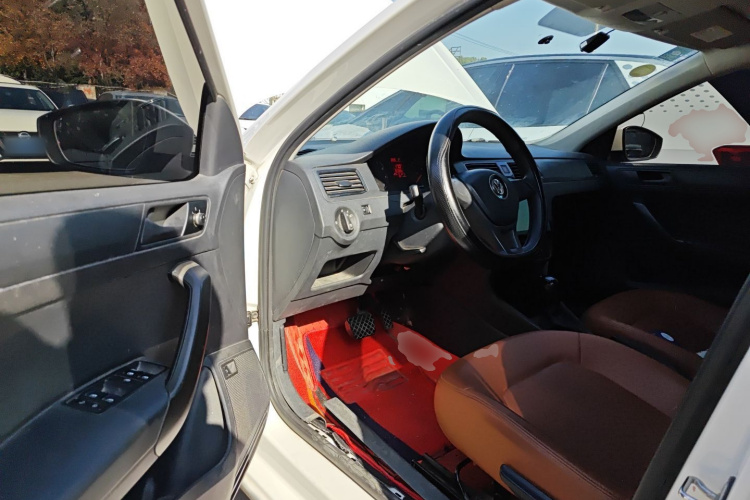 大众 桑塔纳 2017款 浩纳 1.6L 自动风尚版中控内饰20