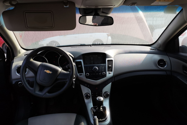 雪佛兰 科鲁兹 2013款 1.6L SL MT中控内饰12