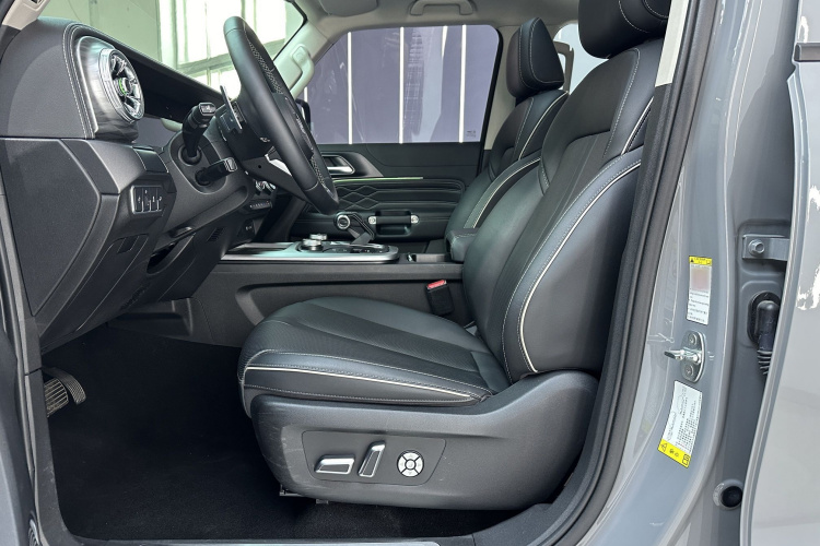 坦克300 2023款 越野版 2.0T 征服者中控内饰7004