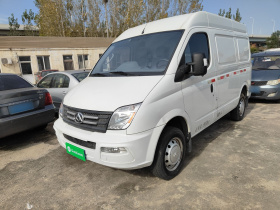 上汽大通MAXUS 新途V80 2023款 2.0T 手动经典城配王短轴中顶3座