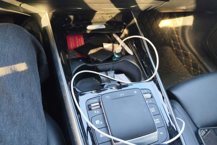 奔驰GLB 2023款 GLB 220 时尚型局部细节18