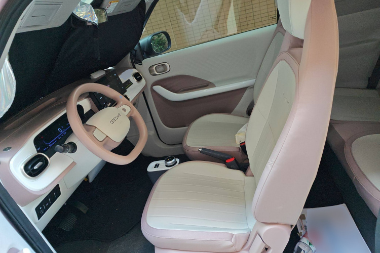 吉利银河 2025款 210km 熊猫卡丁中控内饰19