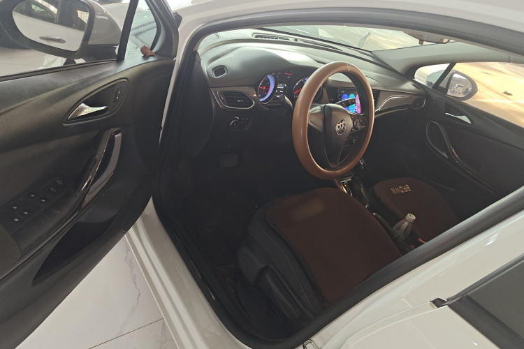 别克 威朗 2016款 两厢 15S 自动进取型中控内饰20