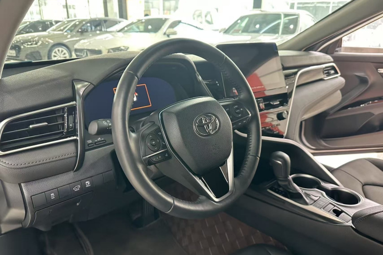 丰田 凯美瑞 2023款 2.5G 豪华版中控内饰7002