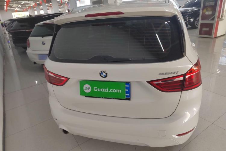宝马2系多功能旅行车 2019款 220i 领先型车身外观6004