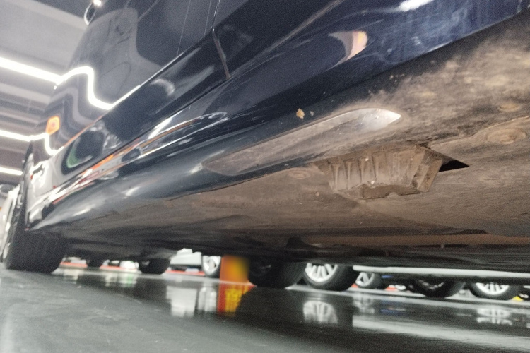 宝马3系 2022款 325i M运动曜夜套装局部细节9001